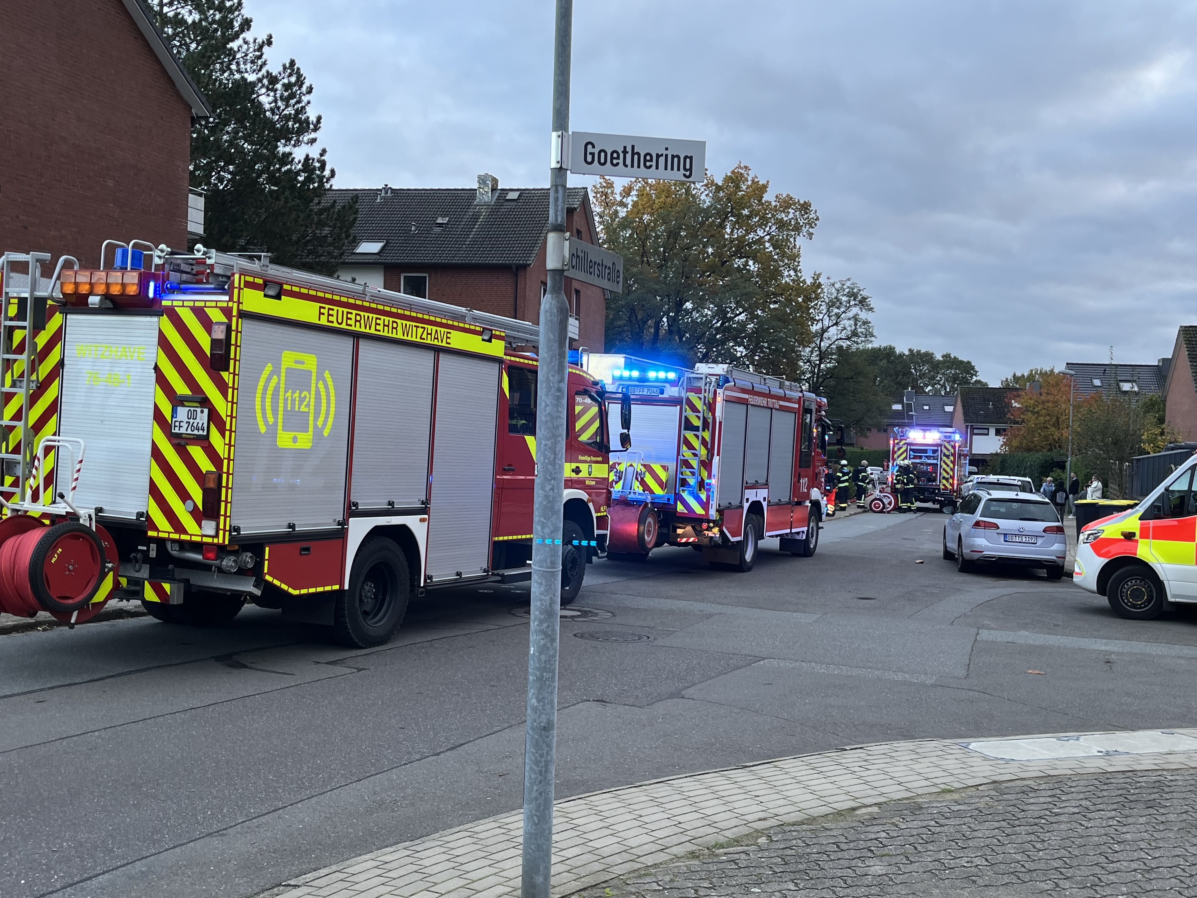 #EinsatzFFW 43 🚒🚨 27.10.2026 ⏰ 15:49 Uhr | 📟 FEU 00, Zimmerbrand